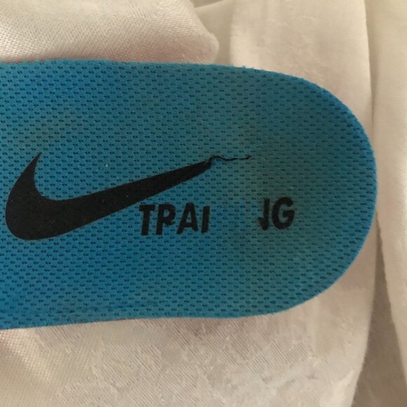 Nike Air Zoom Strong Women Training Shoes - Picture 14 of 16